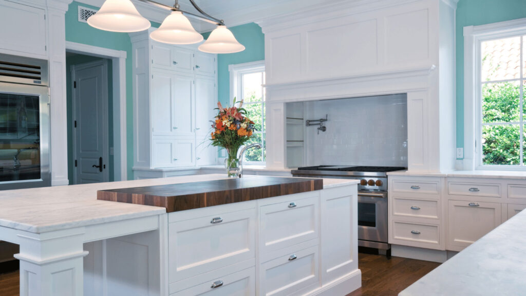 Choosing The Perfect Cabinet Style And Material For Your Atlanta Kitchen Remodel